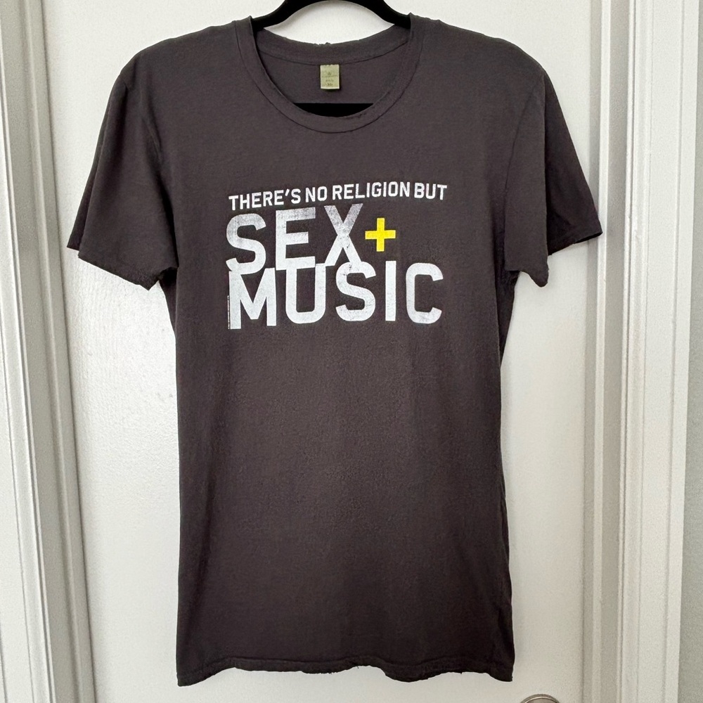 Sting ‘Back to Bass’ 2011 Tour T-Shirt - Official Tour Merch - Adult Size XL